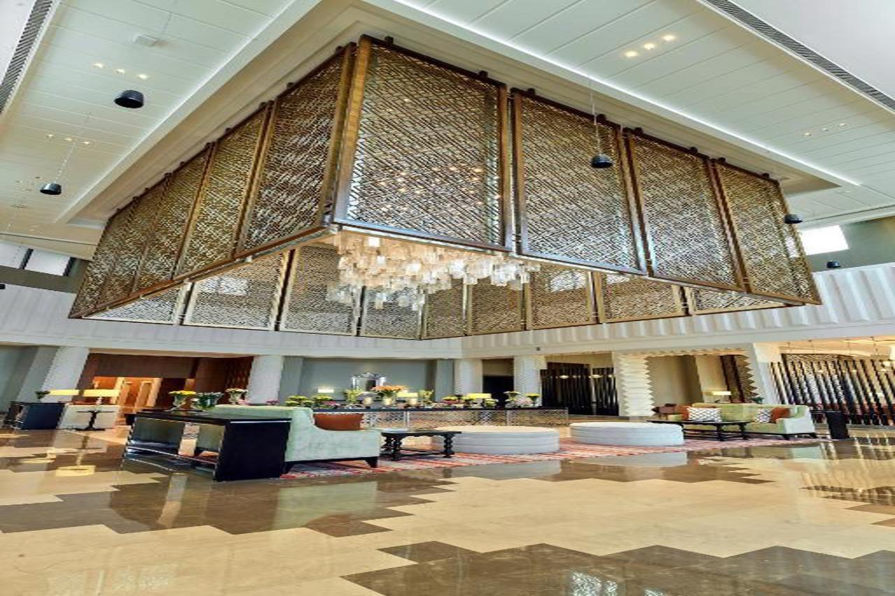 The Leela Gandhinagar Hotel Exterior photo