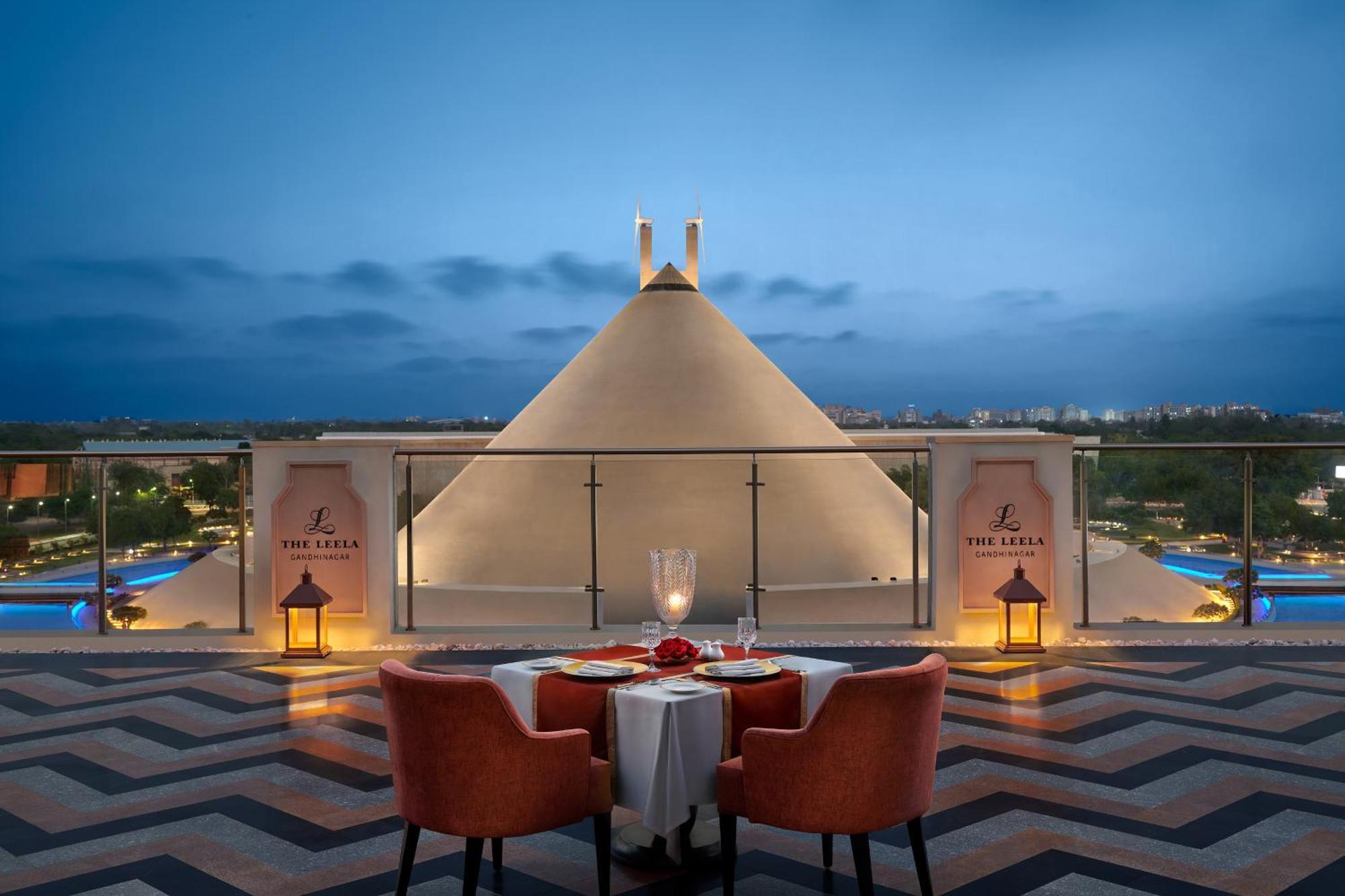 The Leela Gandhinagar Hotel Exterior photo