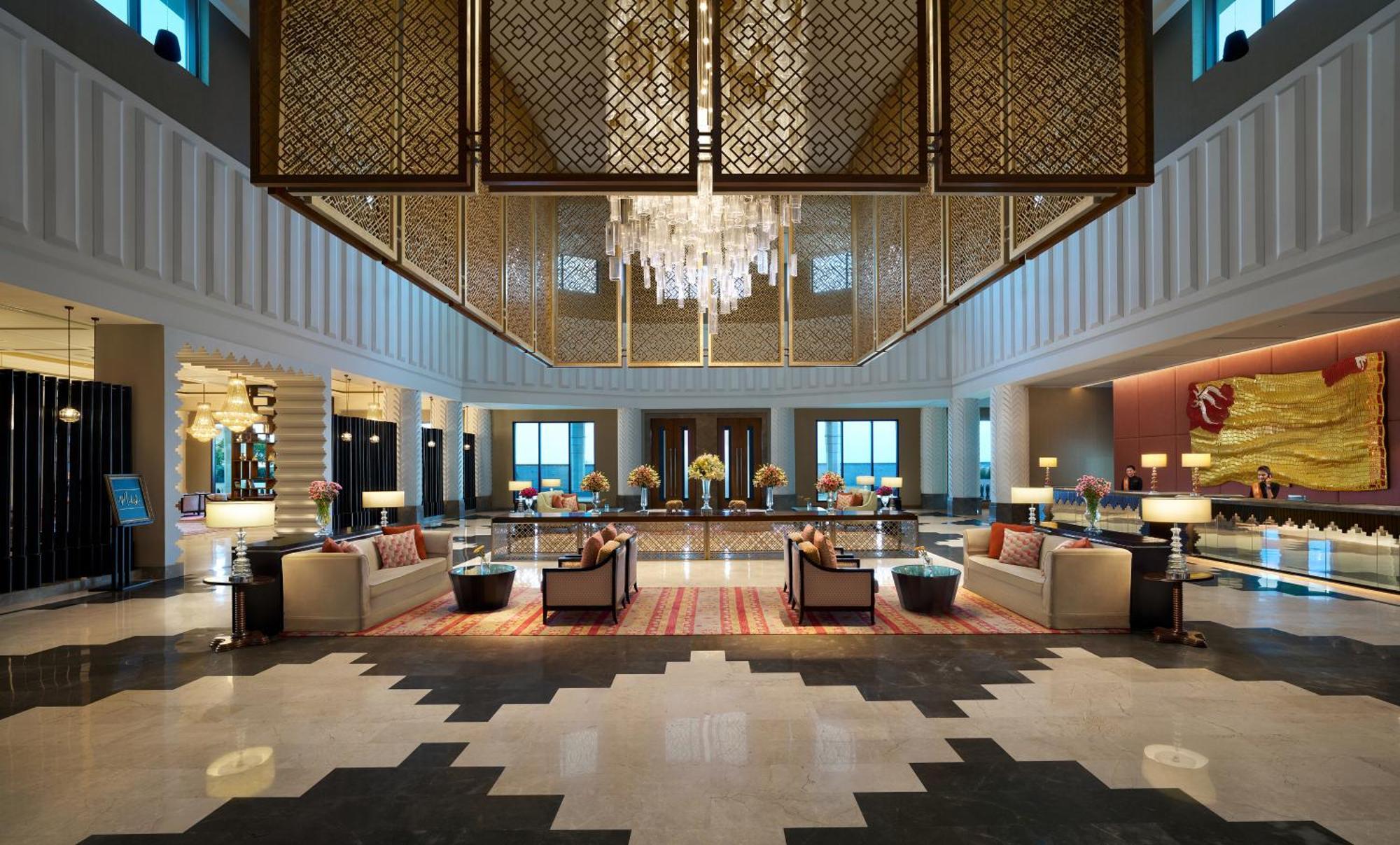 The Leela Gandhinagar Hotel Exterior photo